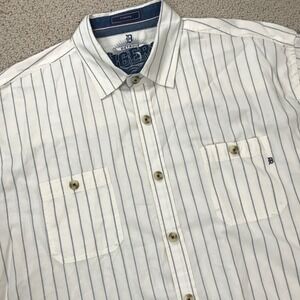 Detroit Tigers Red Jacket Mens 2XL Pinstripe Short Sleeve Button Down Shirt